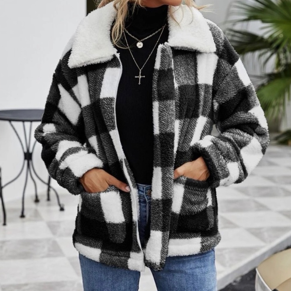 NWT Supersoft plaid zip up jacket! 🥰